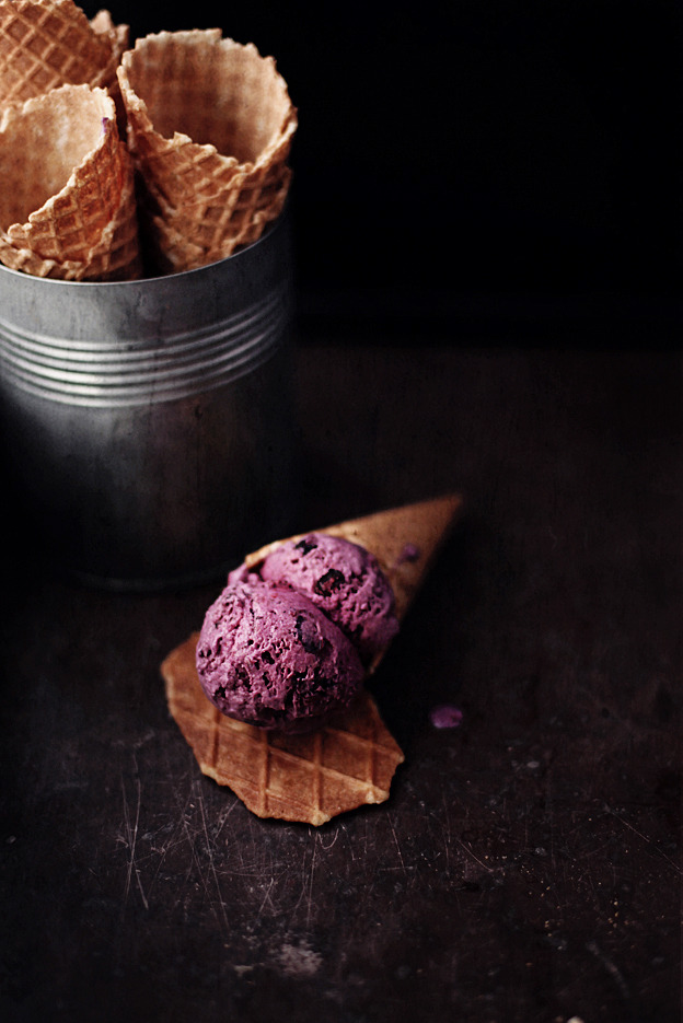 sweetoothgirl:  Berry Cheesecake Ice Cream