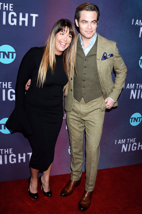 justiceleague:PATTY JENKINS, GAL GADOT, CHRIS PINE‘I Am The Night’ Première, Los Angeles | January 2