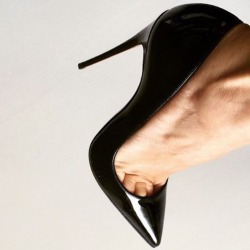 How sexy are women in high heels?
