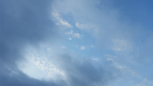 unexplained-events:Man from Vienna, Austria notices something strange floating in the clouds for abo