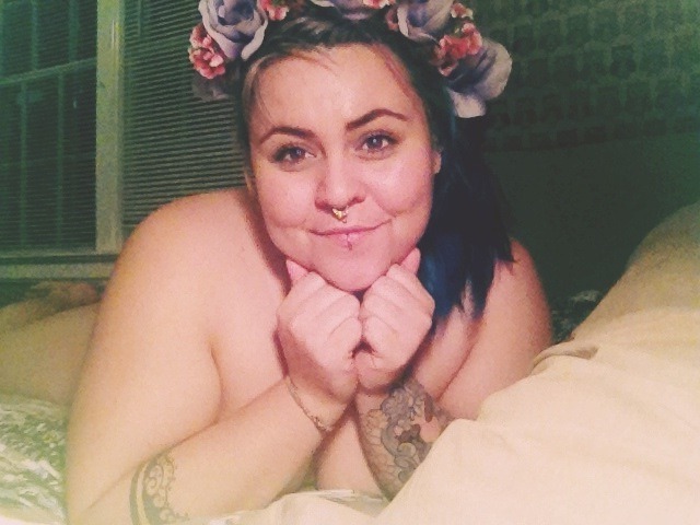 phalange:  Eeeee this crown!!!!! I can’t wait to do an ootd with it! http://facebook.com/macandlime
