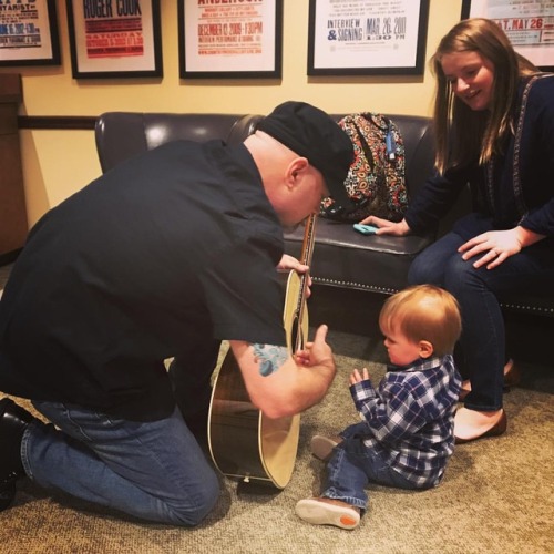 <p>It’s all downhill from here… #papawsboy #guitar #futureguitarplayer  (at Country Music Hall of Fame and Museum)</p>