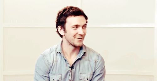 closed. — George Blagden GIF hunt directory