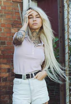 inkeddolls:  ohmygodbeautifulbitches:  Sara Fabel  #InkedDoll 