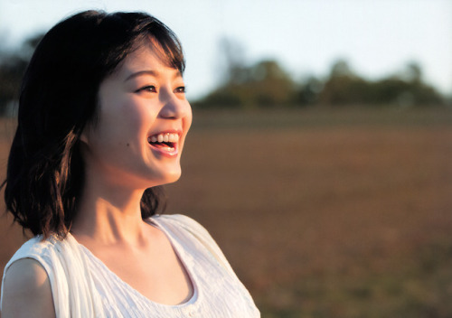 Erika Ikuta 1st Photobook - Tenchou(modulation) (two-page spread)