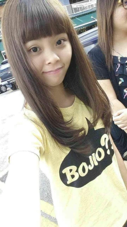 alexlnd: 网友投稿 女朋友20岁，喜欢献给他人享受，娇小身材，下面紧，多水