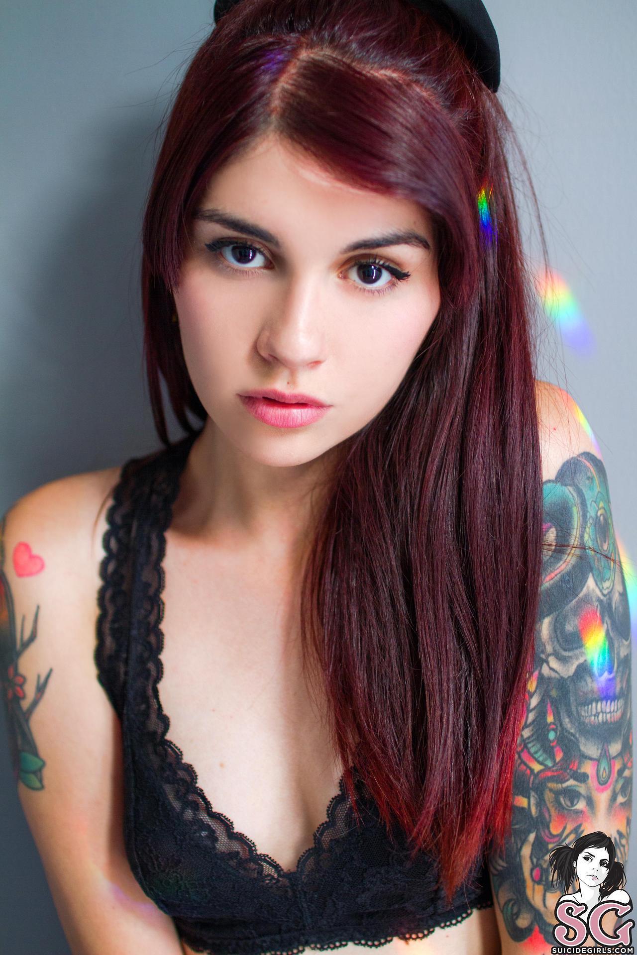 cupquakes-tgirls:  💜