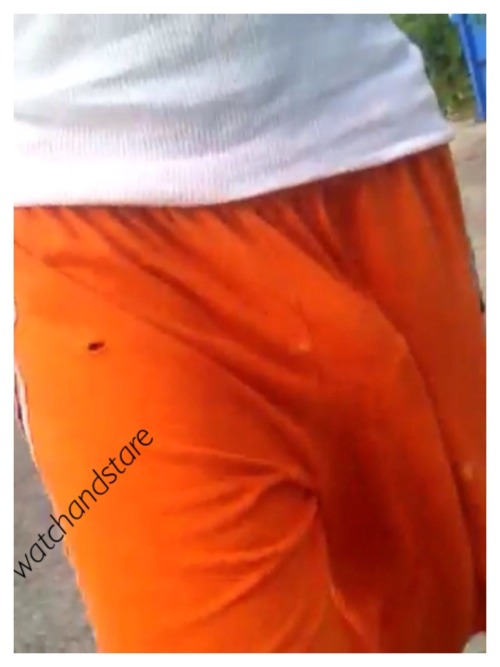 watchandstare:  I love my area I live in. The thugs never wear draws in the summer.