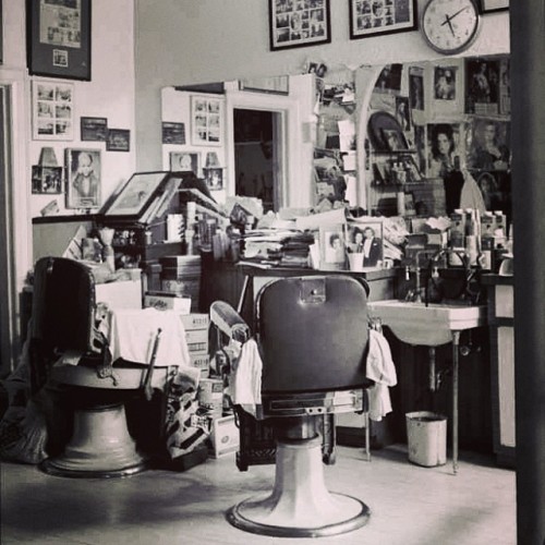 temescalalleybarbershop:  Nick, Joe, Sarah, Rob, Adam, and Dickie will be in today from 9 to 6. 