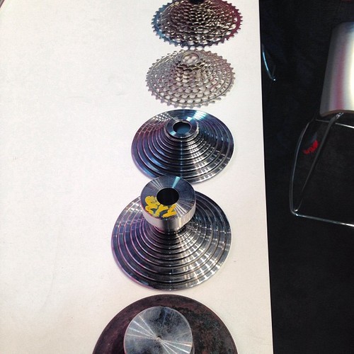 Manufacturing stages of a SRAM XX1 cassette. 