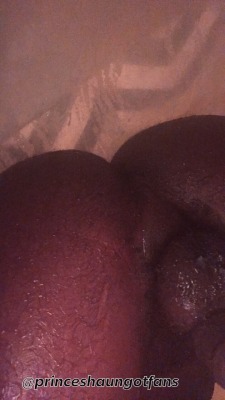 sexyassshaun:  Wanna taste this ass  REBLOGG