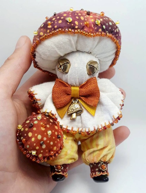 itjammy: sosuperawesome: Mushroom SpritesSlocotion on Etsy  @thefloralpeach  in another life,, this 