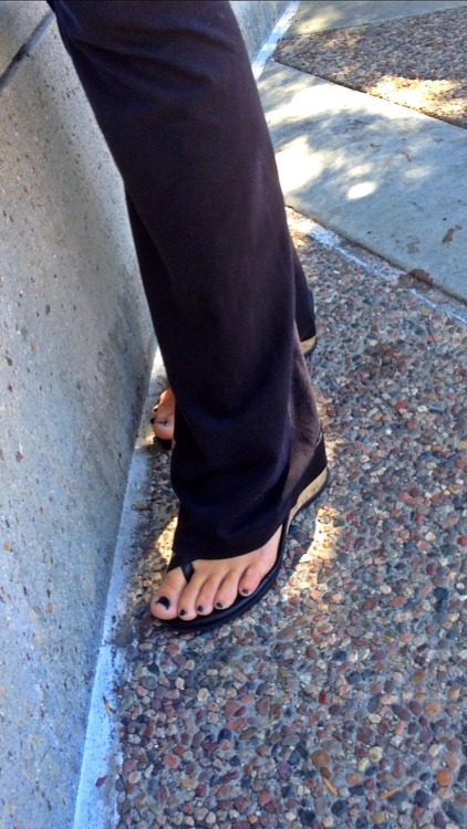 Part 3. Candid face, feet and body of my horny blonde coworker while she talked about Vegas and abou