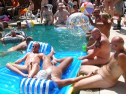 tulsabearbuddy:  ralfieboy25:  backfur:  Backfur Approved  I want to join that poolparty:):)  Me, too! 