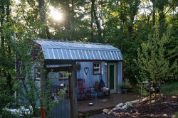 smallandtinyhomeideas:The Tiny House Family