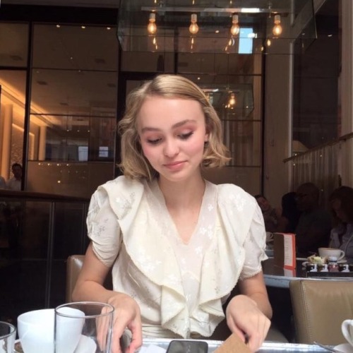 lily rose depp icons like or reblog if you save/use :-)