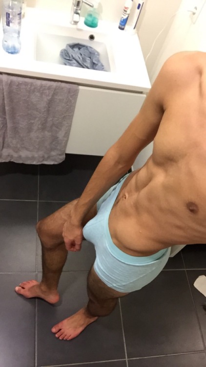 ehuro:  cleaning in my undies