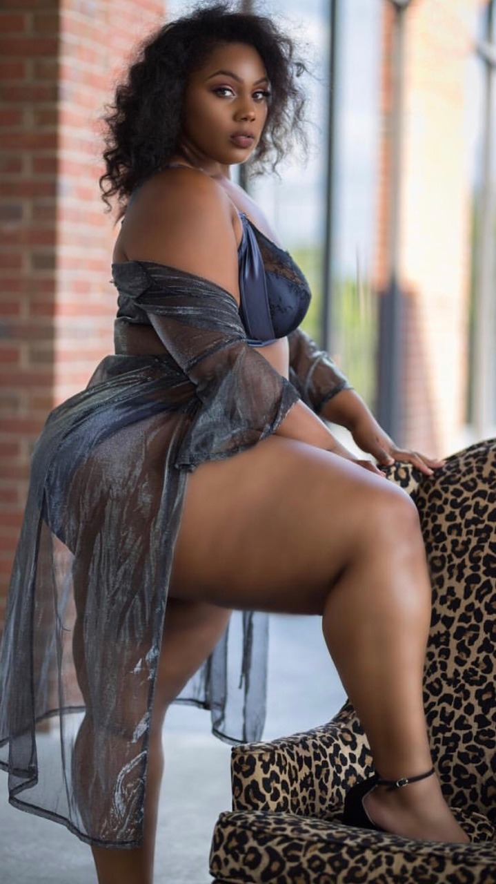 bbworship: Diva Kurves  