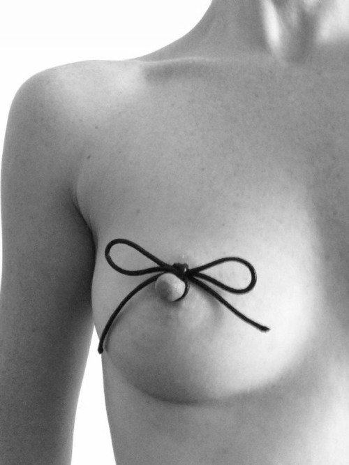 cravehiminallways212:  Adorned for your eyes only… 💋  Mmmmm need to get beads