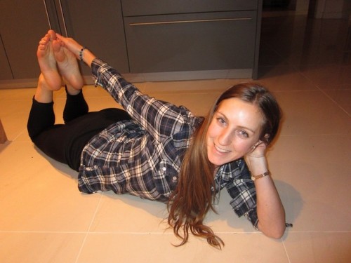 cutegirlmarcella:  Foot fetish page and family foot fetish