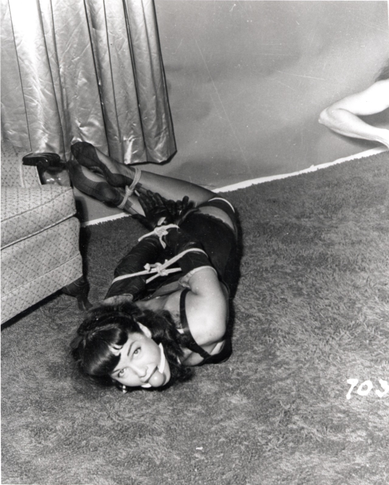 sensual-bondage-zniewolenie:  Betty Page - vintage bondage