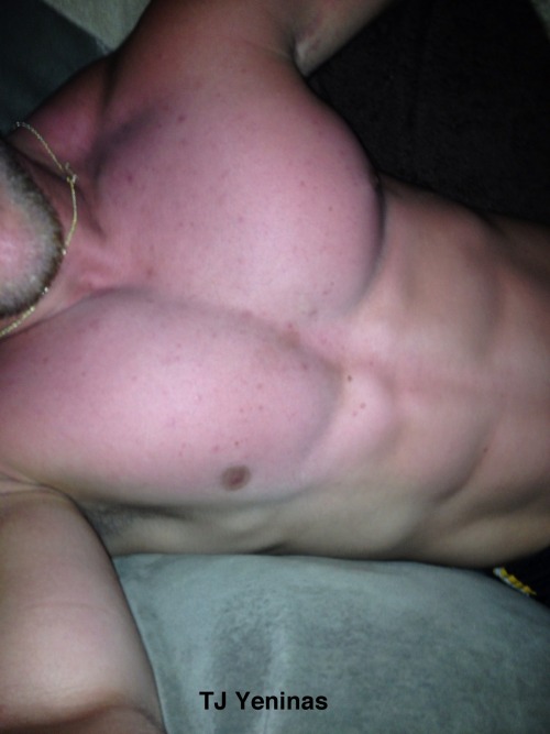 hotandexposed:  This college running back is very proud of his muscular body and hard dick. 