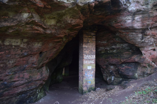 Wemyss Caves, FifeWe recently visited a set of caves along the coast of Fife, located near the villa