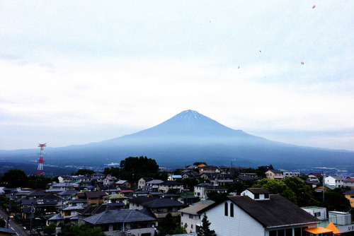 ileftmyheartintokyo: 天空ノ丘 by Gaku@STUDIO-Freesia on Flickr.