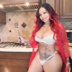 maceleven:  https://www.instagram.com/brittanya187