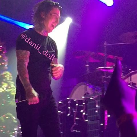 @ronnieradke with @firofficial back on dec 19 for the Christmas vacation tour! It was amazing #ronni