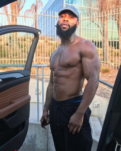 blkbugatti: t-scorpio:  missnlinc:  APPROVED ✔✔✔✔✔  Sexy   Sexy Bearded MF   Dam he is fine mmm