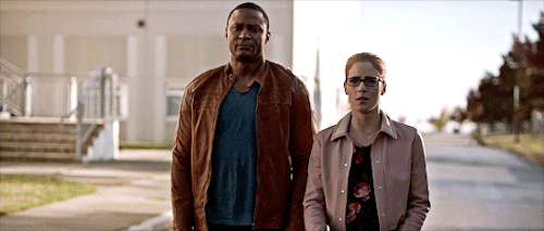 thinkolicity:oliverfelicitygifs:Wait and hope.I love how he leans into her hand in the 4th and 5th g