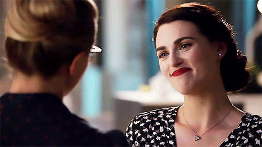 goodgirlargo:#how to look at your best friend properly