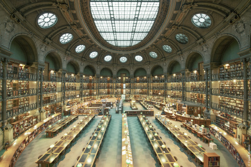 wordsnquotes:  culturenlifestyle:House of Books by Franck BohbotBrooklyn-based, French artist, Franck Bohbot’s photography focuses on the beauty of public spaces. In “House of Books,” Bohbot captures the grandiosity and architectural details of