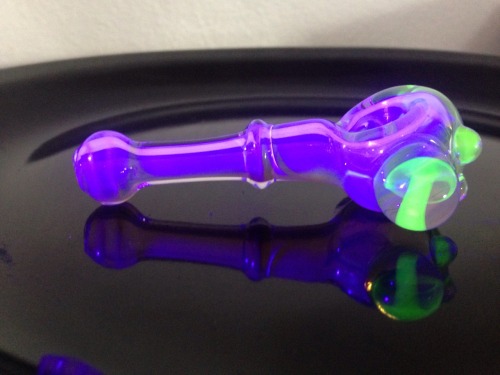 royalrelmglass:  Mushroom appears under a black light!!!!  Uv Reactive Glass