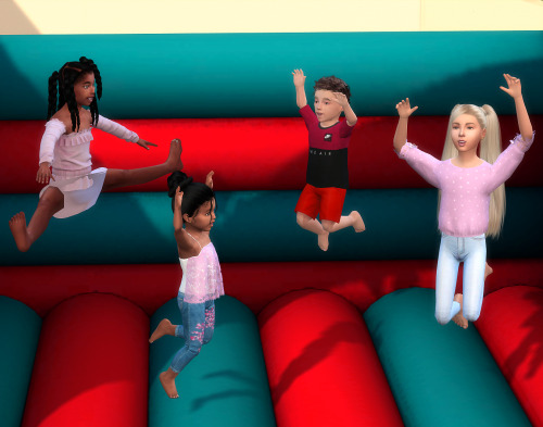 xplatinumxluxexsimsx:Deco Bouncy Castle + PosesSomething a little different (and less ‘lu