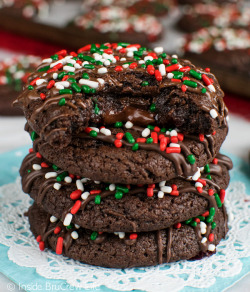 delicious-food-porn:Triple Chocolate Cookiesdrooooool