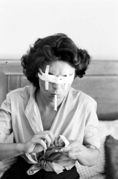 Anne Bancroft preparing for her role in the stage production of The Miracle Worker, 1959. Photo by N