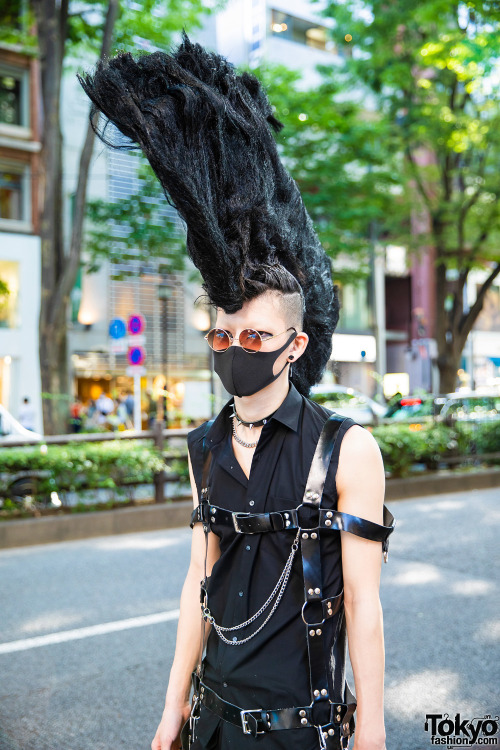 19-year-old Japanese college student Nagi on the street in Harajuku. He&rsquo;s wearing a handma