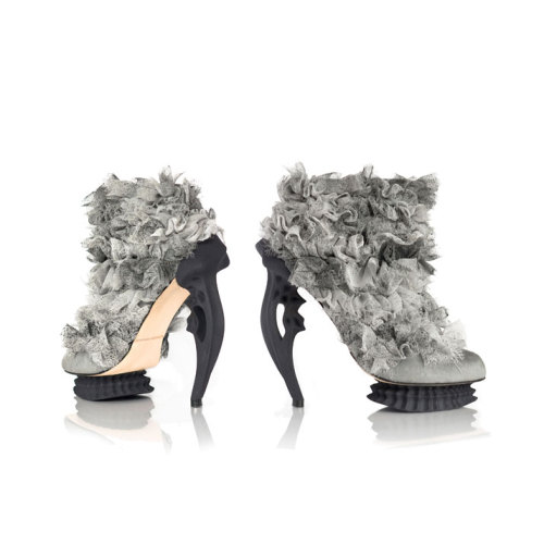 asylum-art:  Fantasy, Dystopia and Shoes by Anastasia Radevich A pair of shoes from Anastasia Radevich’s ‘Dreamfall’ collection in her studio. Courtesy of Anastasia Radevich. If there is any question whether fashion is an art form or not, the creations