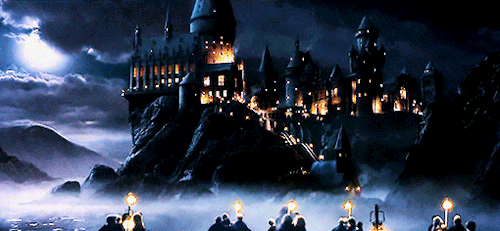 harrington-steve:Hogwarts will always be there to welcome you home.Happy September 1st!