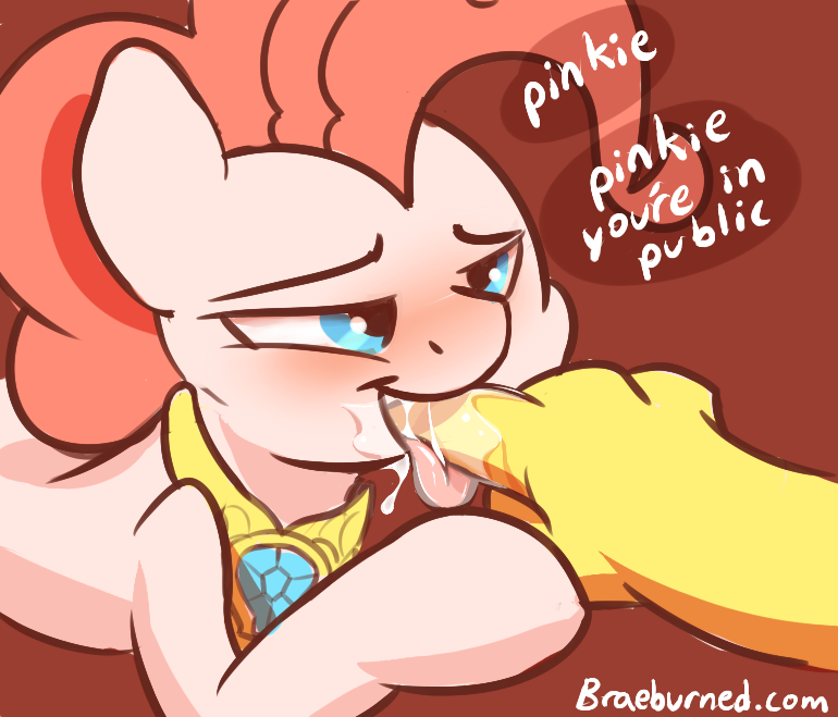 braeburned:  While people continue with the tentacles and cum vials i’m just gonna