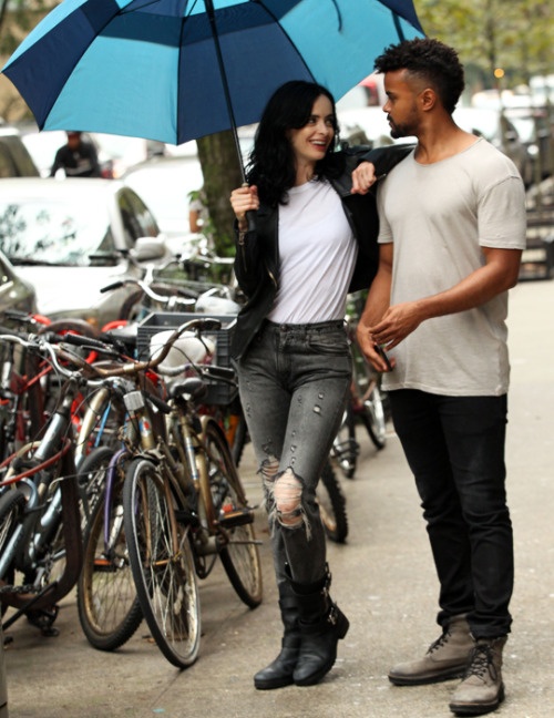 netflixdefenders:  Krysten Ritter and Eka Darville on set of Jessica Jones Season 2, August 16, 2017