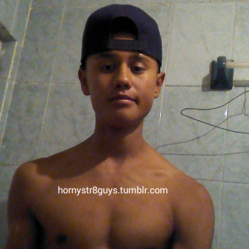 Sex mahoni13: hornystr8guys:   Uriel / 18 años pictures