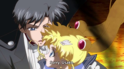 DO YOU KNOW WHY I LOVE THIS MOMENT?BECAUSE MAMORU IS LENDING HIS POWER TO HER.USAGI IS AND ALWAYS WI
