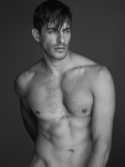 nakedpicturesofyourdad:  Tao Fernandez Caino by Paul Reitz