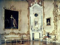 aw-laurendet:  Autochromes taken of the interiors of the Catherine Palace at Tsarskoe Selo in 1917 by Andrey Zeest on behalf of the Provisional Government. 