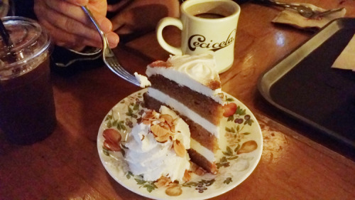 Carrot Cake 당근케익Ceci Cela 세시셀라, Sinsadong