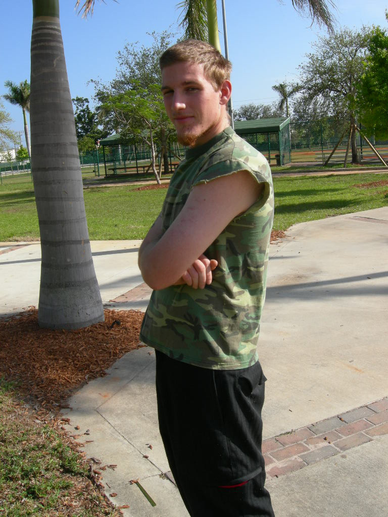 somestraightboys1:  American redneck Eric, exposed.For more, follow and share: http://somestraightboys1.tumblr.com/