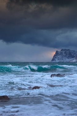 r2–d2:  Arctic Sea By steinliland 